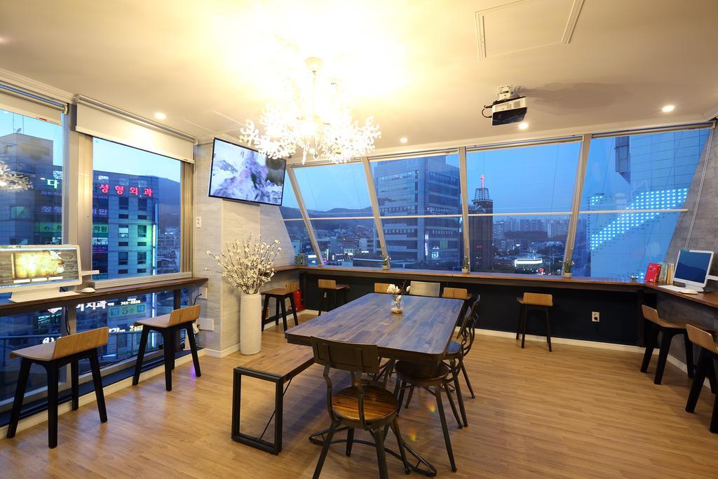 First Guesthouse Busan Exterior photo