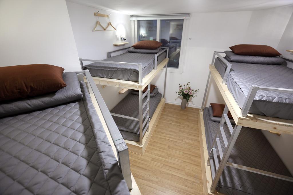 First Guesthouse Busan Room photo